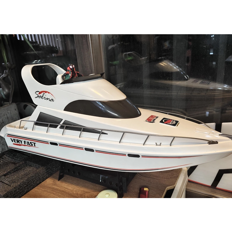 Model Kit Yacht - Remote Control Boat High-Speed Speedboat Model