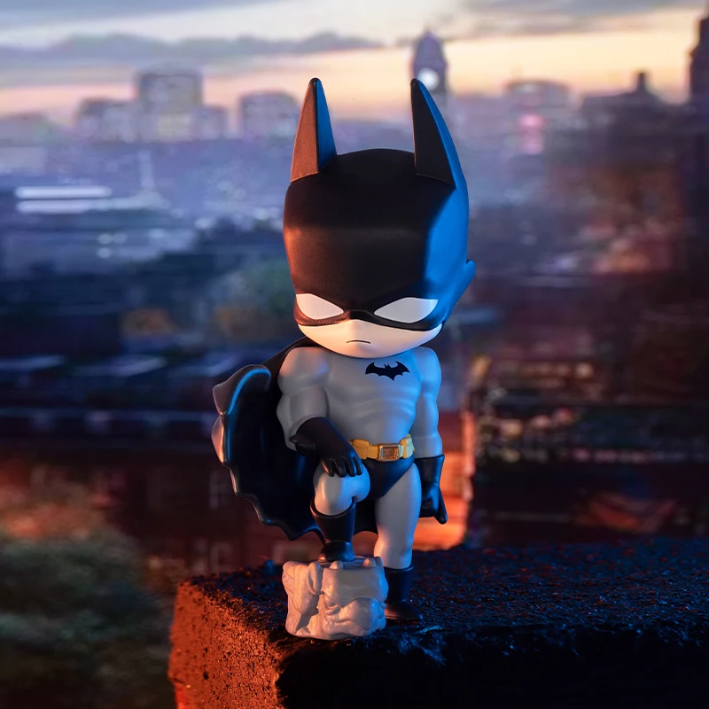 POP MART DC Gotham City Series - đánh giá và giá Model Kit Batman