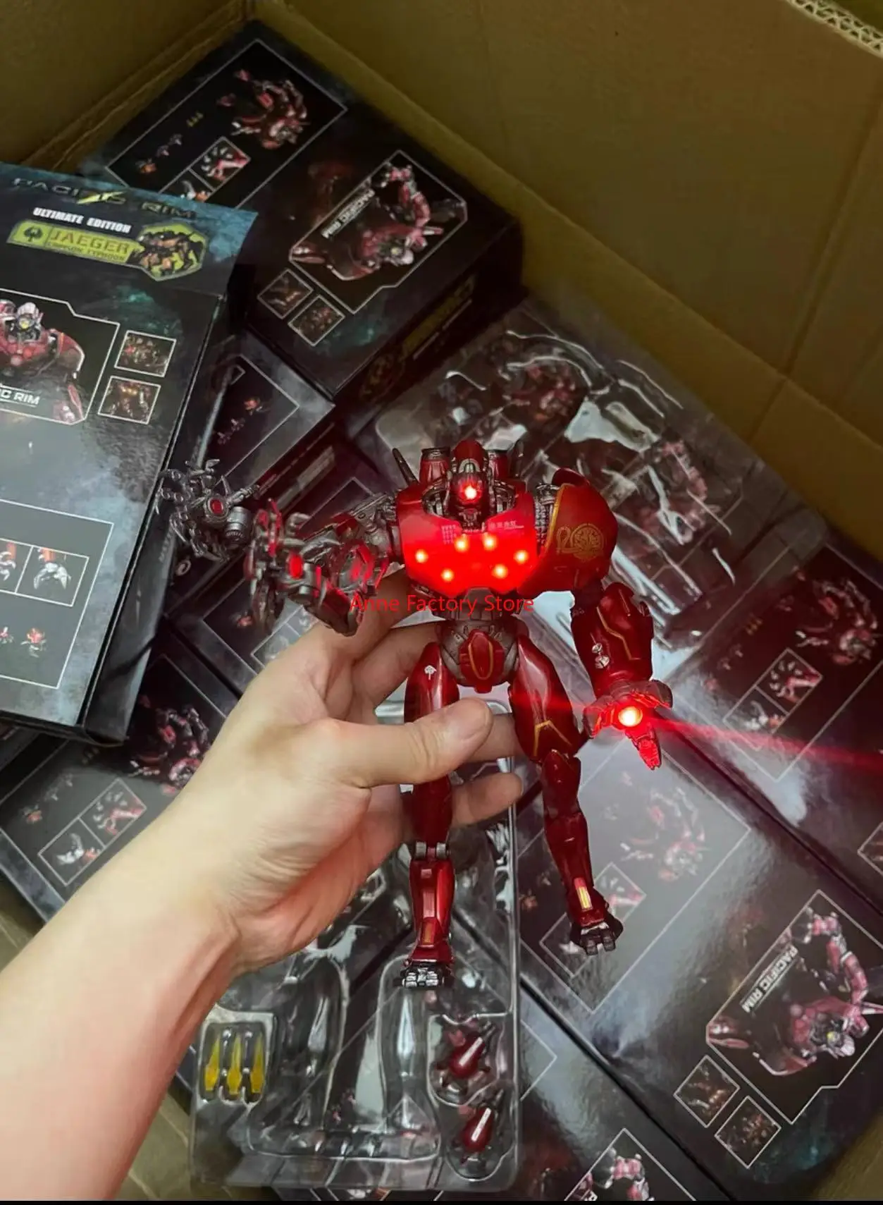 Spot  NOW Light 20CM Emit NECA - đánh giá và giá Model Kit Pacific Rim