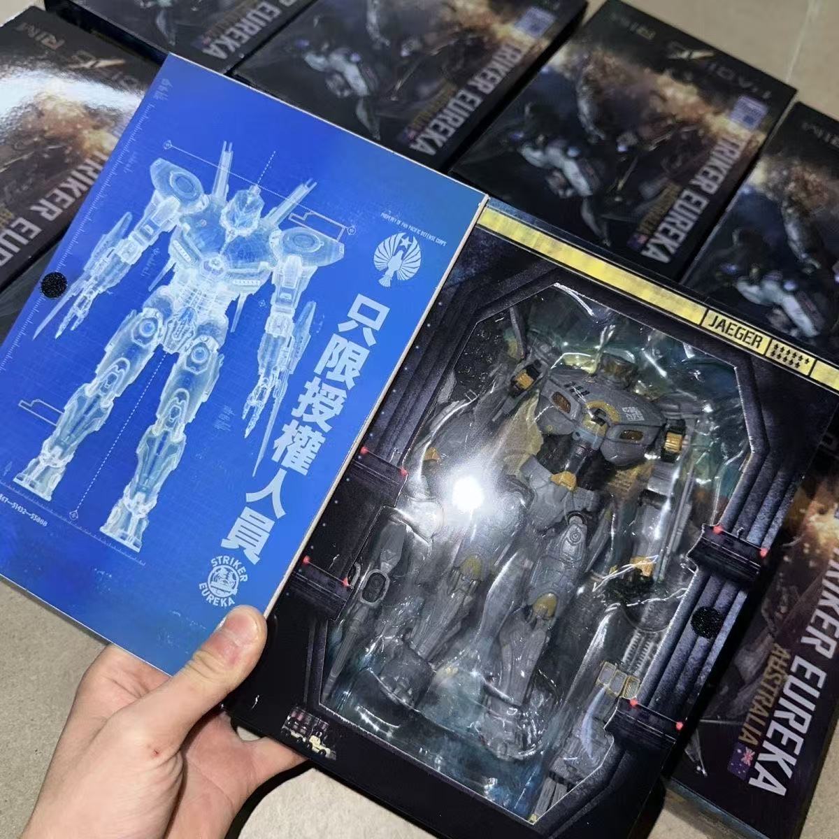 NECA Pacific Mecha Model Eurek - đánh giá và giá Model Kit Pacific Rim