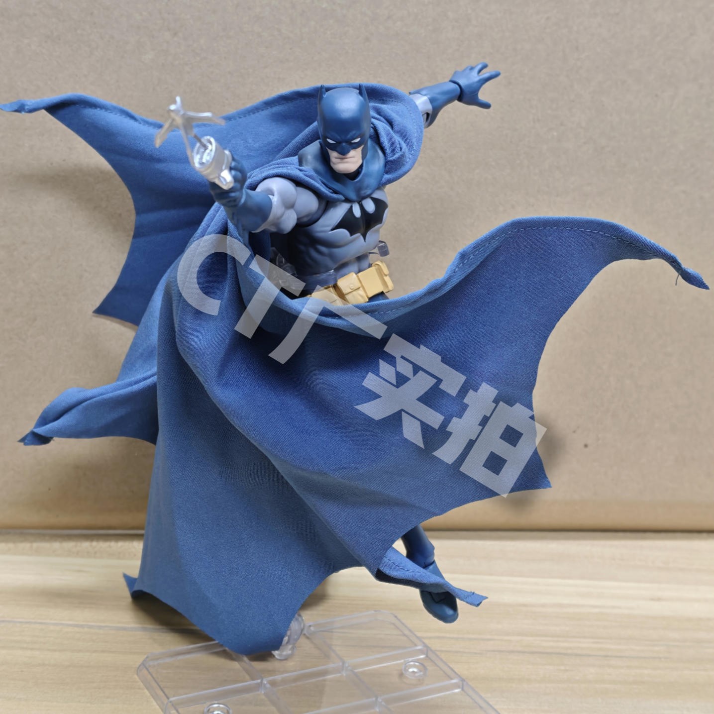 CT Toys Batman Mafex 126 Blue  - đánh giá và giá Model Kit Batman