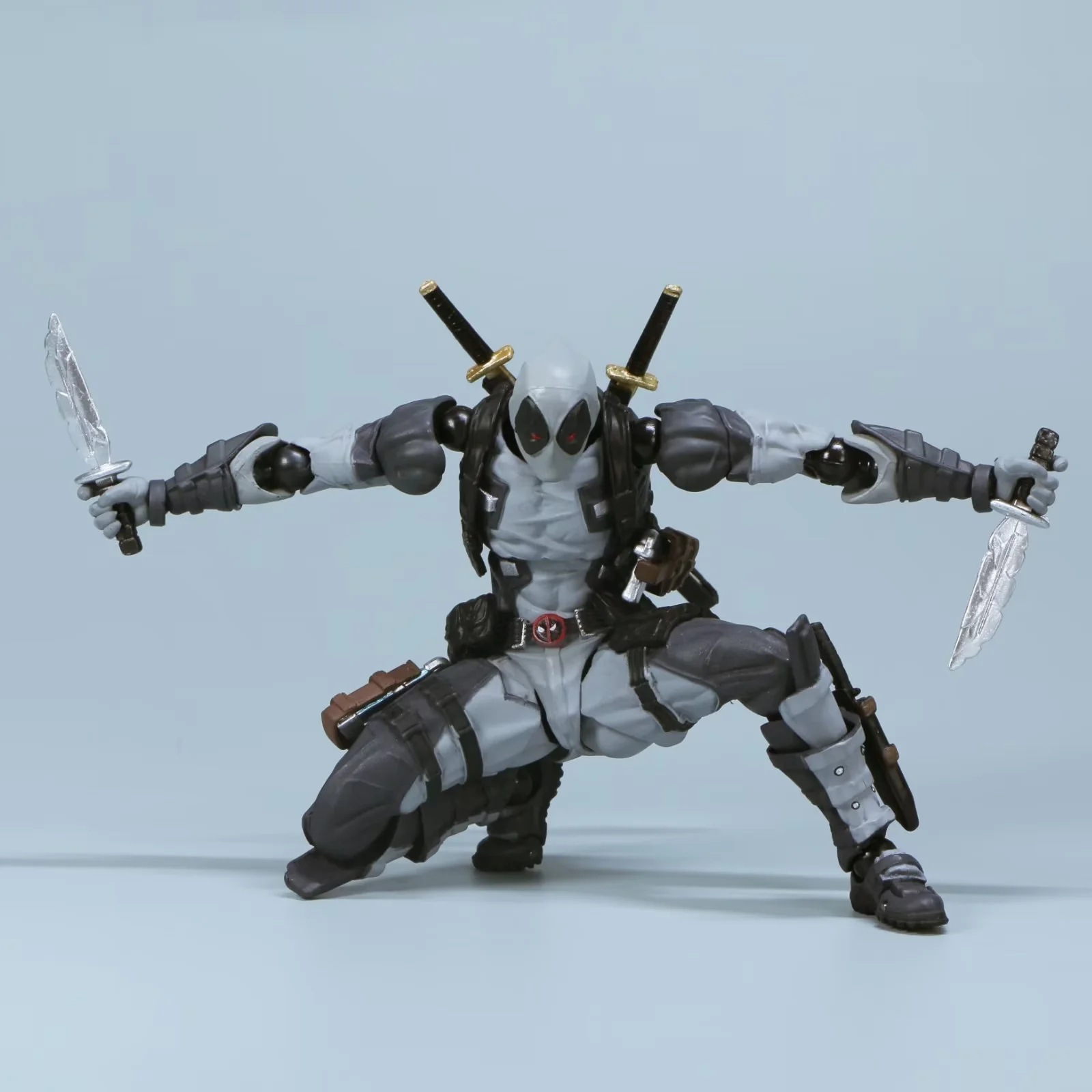 AMAZING YAMAGUCHI Deadpool 2.0 - đánh giá và giá Model Kit Batman