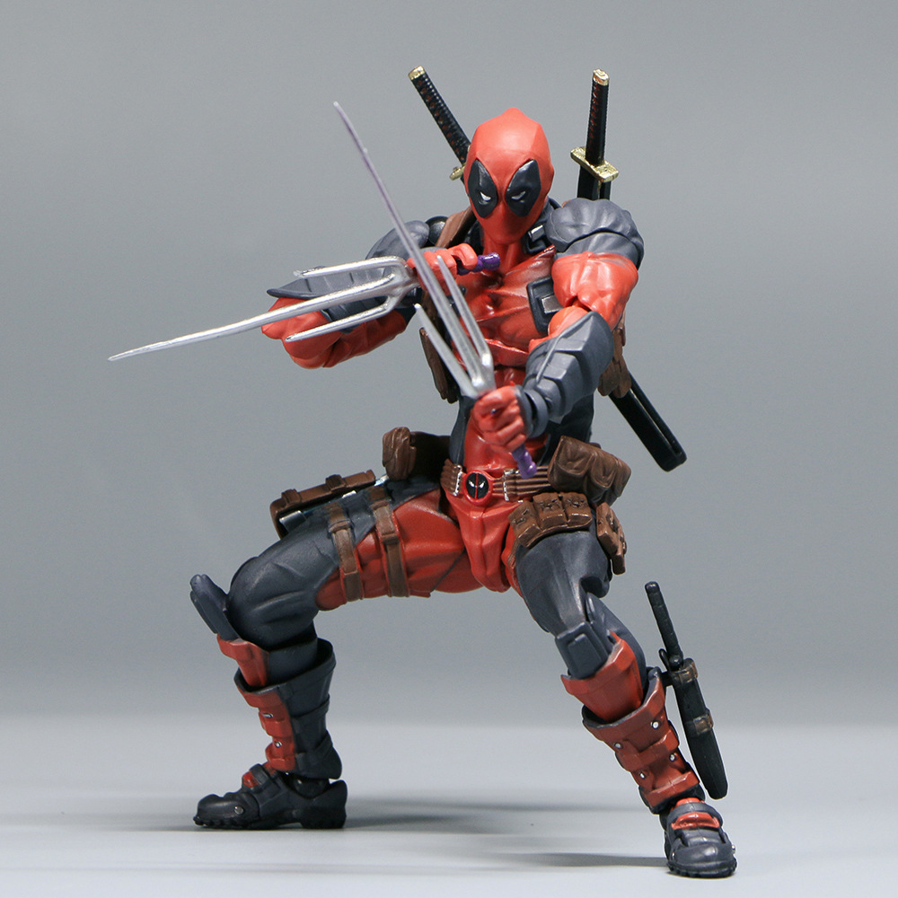 Amazing Yamaguchi Deadpool 2.0 - đánh giá và giá Model Kit Batman