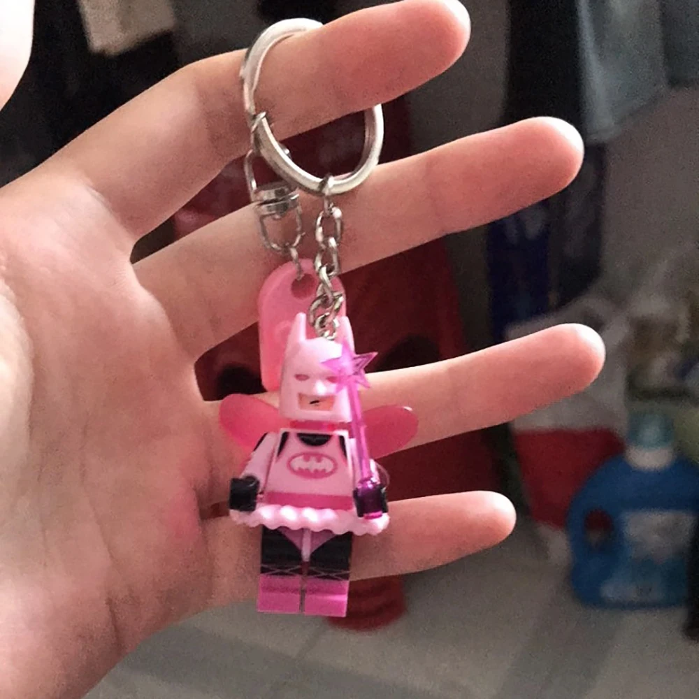 Matching Couple Keychains: Bla - đánh giá và giá Model Kit Batman